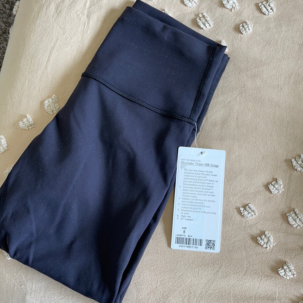 NWT Lululemon Wunder Train HR Crop 21”